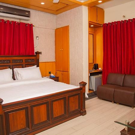 Elet Business Hotel Karachi Bagian luar foto