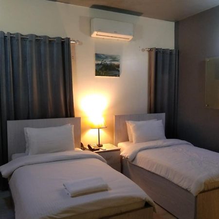 Elet Business Hotel Karachi Bagian luar foto