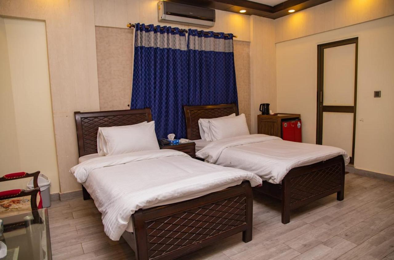 Elet Business Hotel Karachi Bagian luar foto