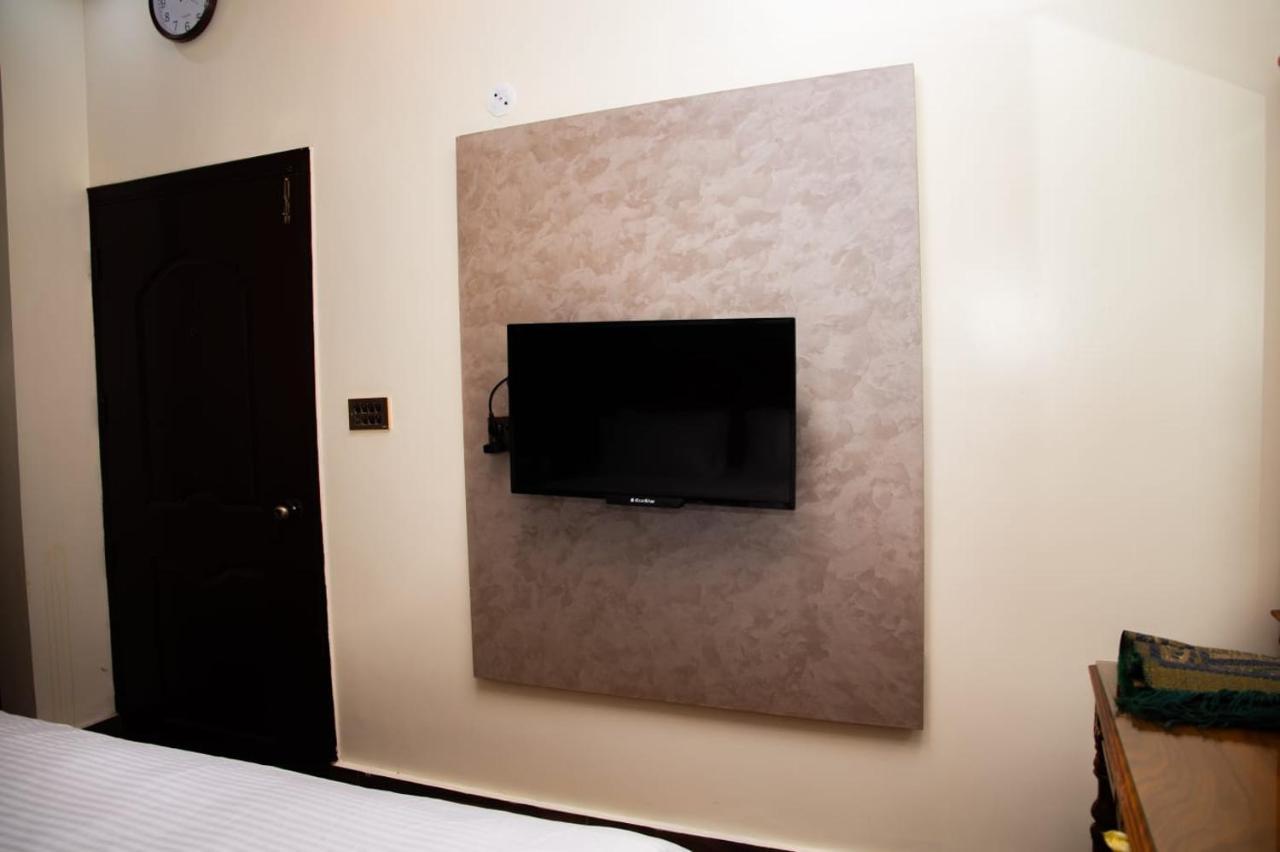 Elet Business Hotel Karachi Bagian luar foto