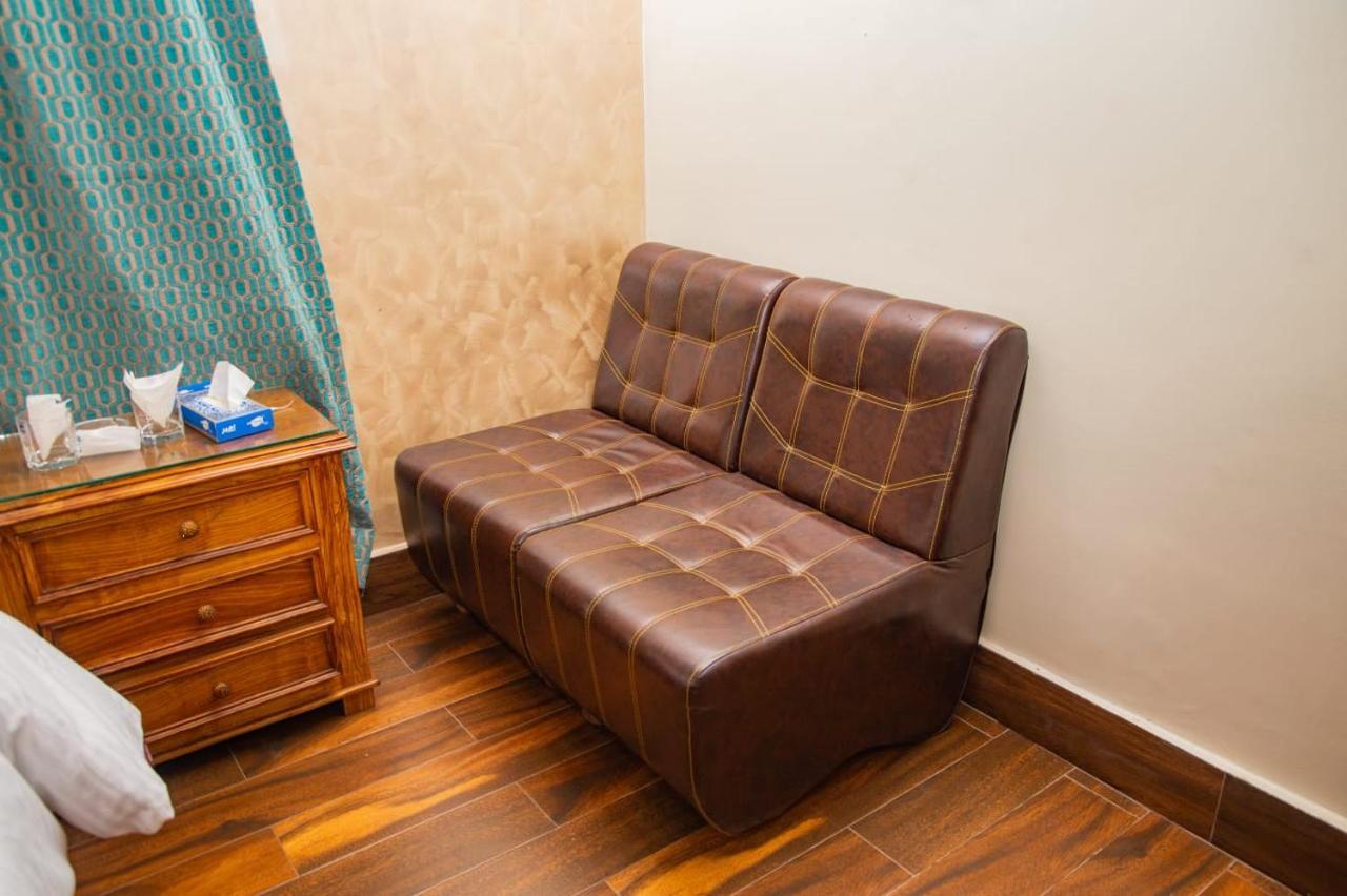 Elet Business Hotel Karachi Bagian luar foto