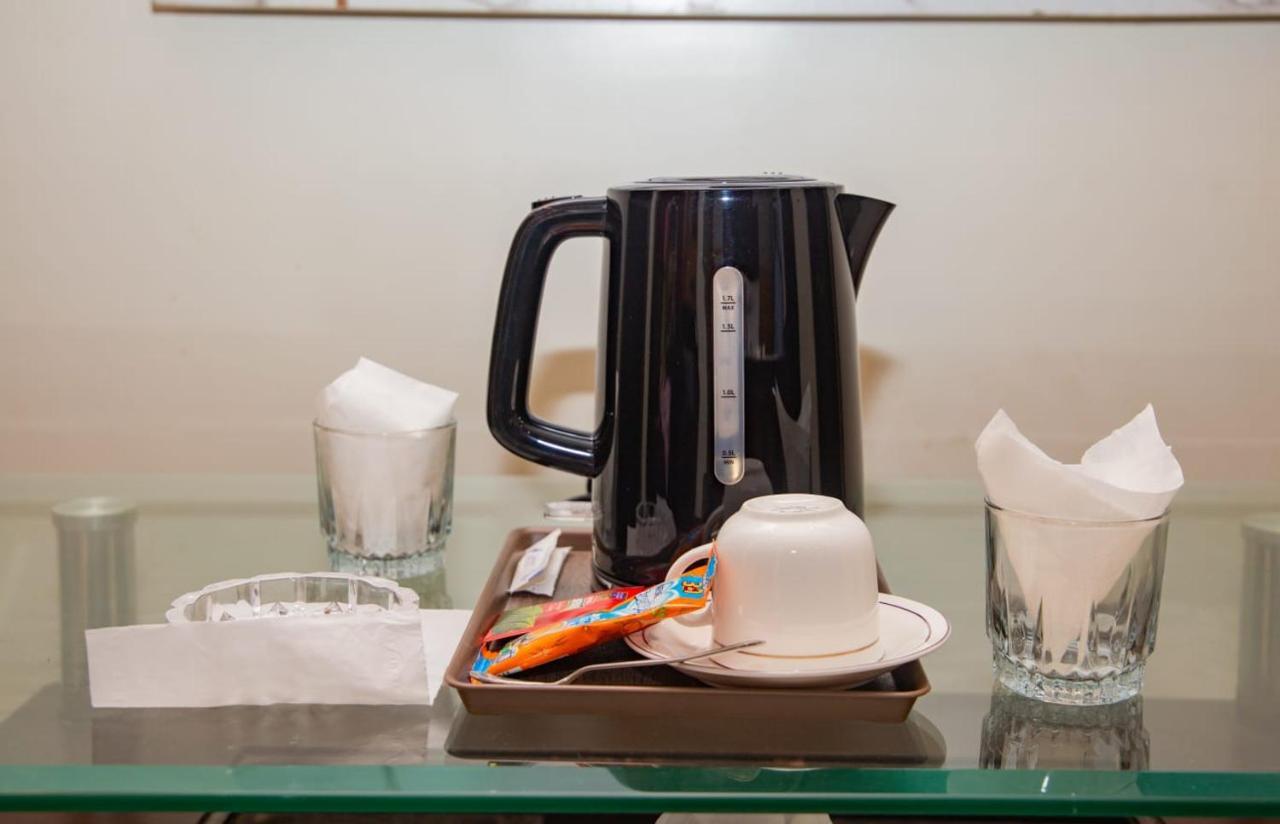 Elet Business Hotel Karachi Bagian luar foto