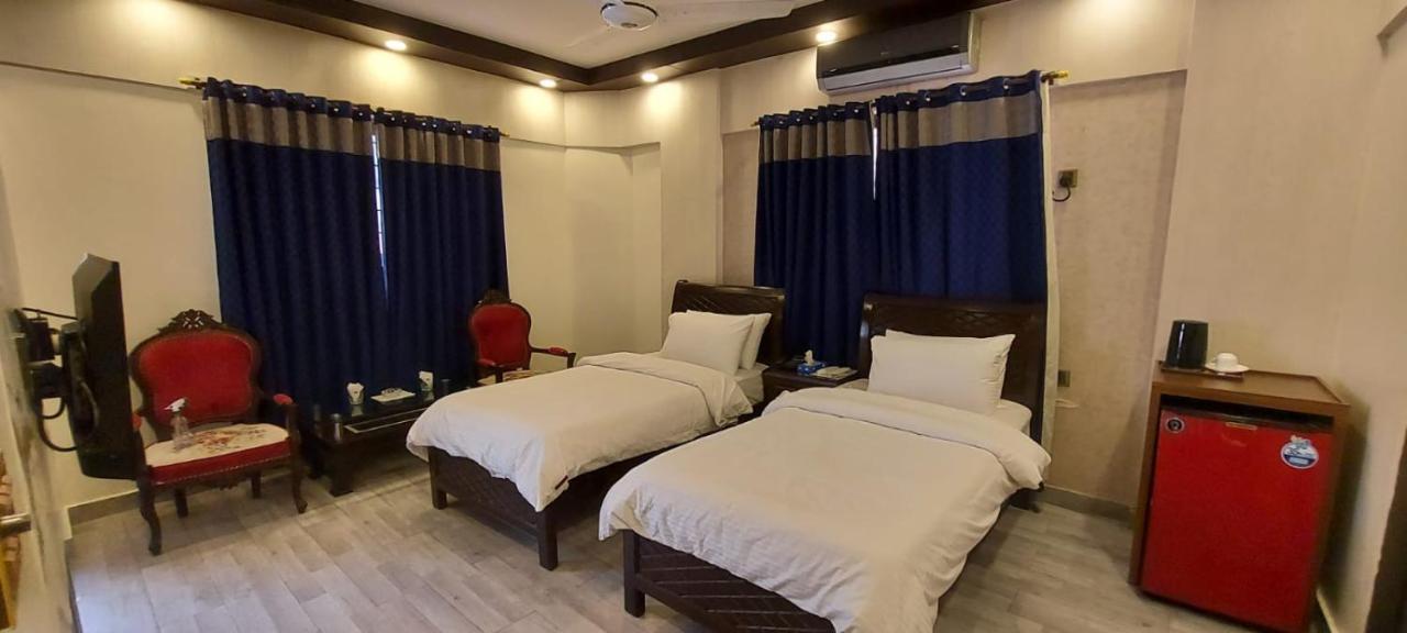 Elet Business Hotel Karachi Bagian luar foto