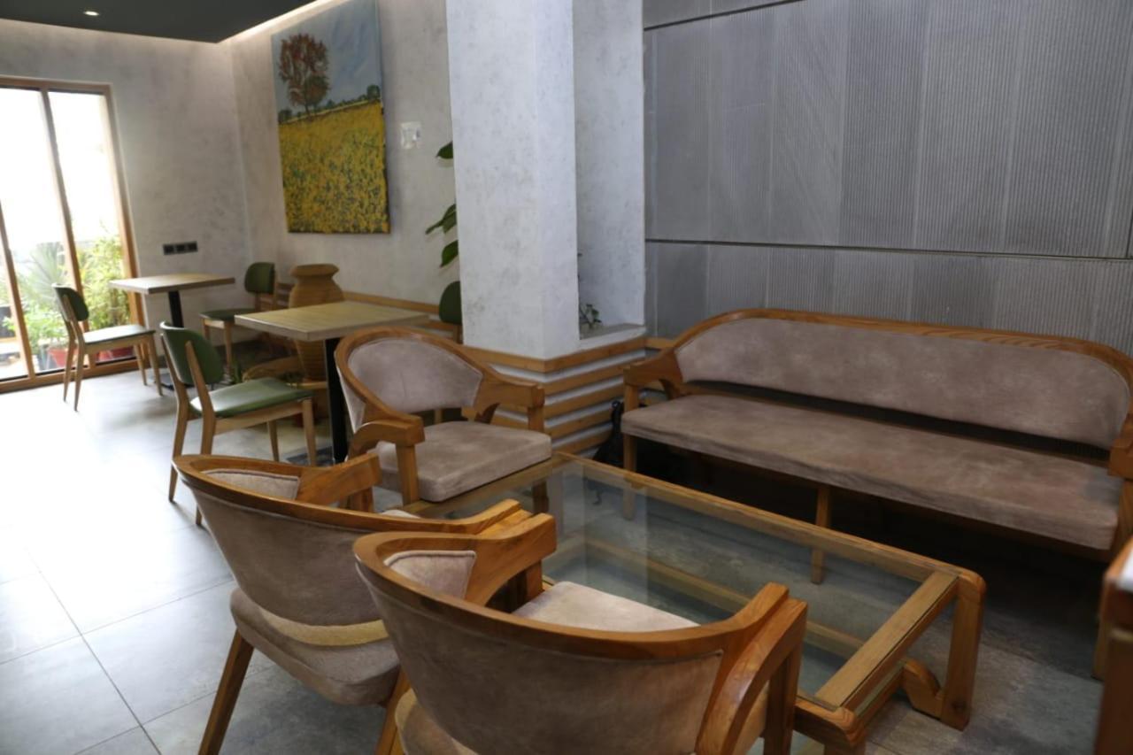 Elet Business Hotel Karachi Bagian luar foto