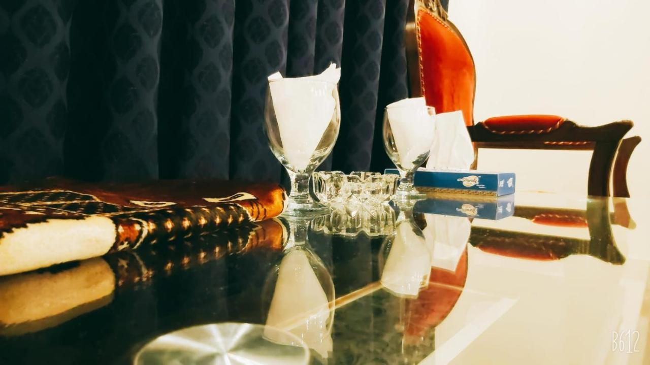 Elet Business Hotel Karachi Bagian luar foto