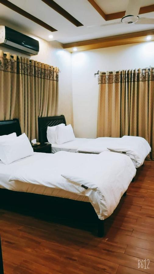 Elet Business Hotel Karachi Bagian luar foto