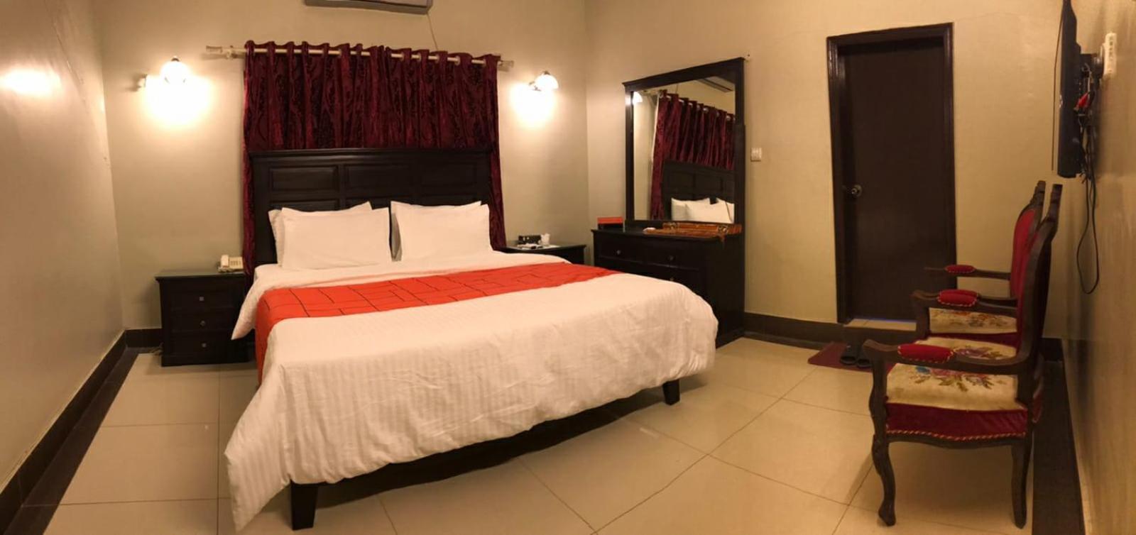 Elet Business Hotel Karachi Bagian luar foto