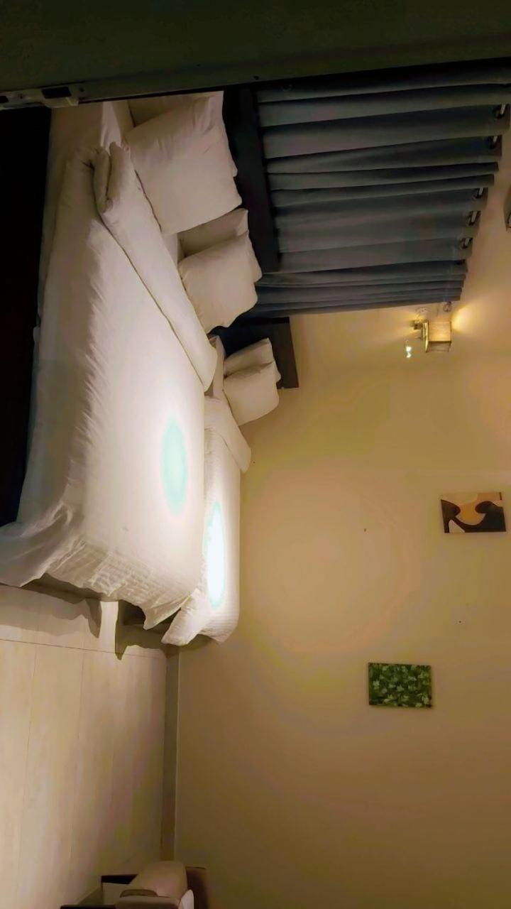 Elet Business Hotel Karachi Bagian luar foto