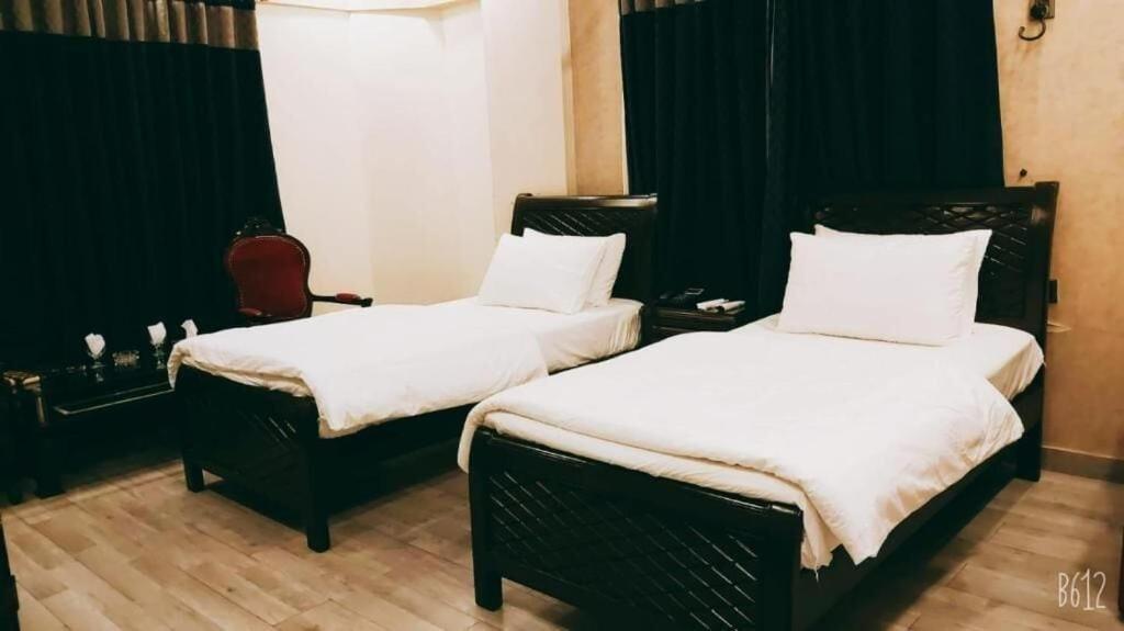 Elet Business Hotel Karachi Bagian luar foto