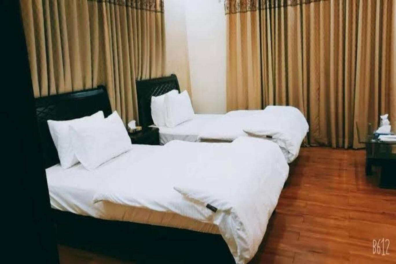Elet Business Hotel Karachi Bagian luar foto